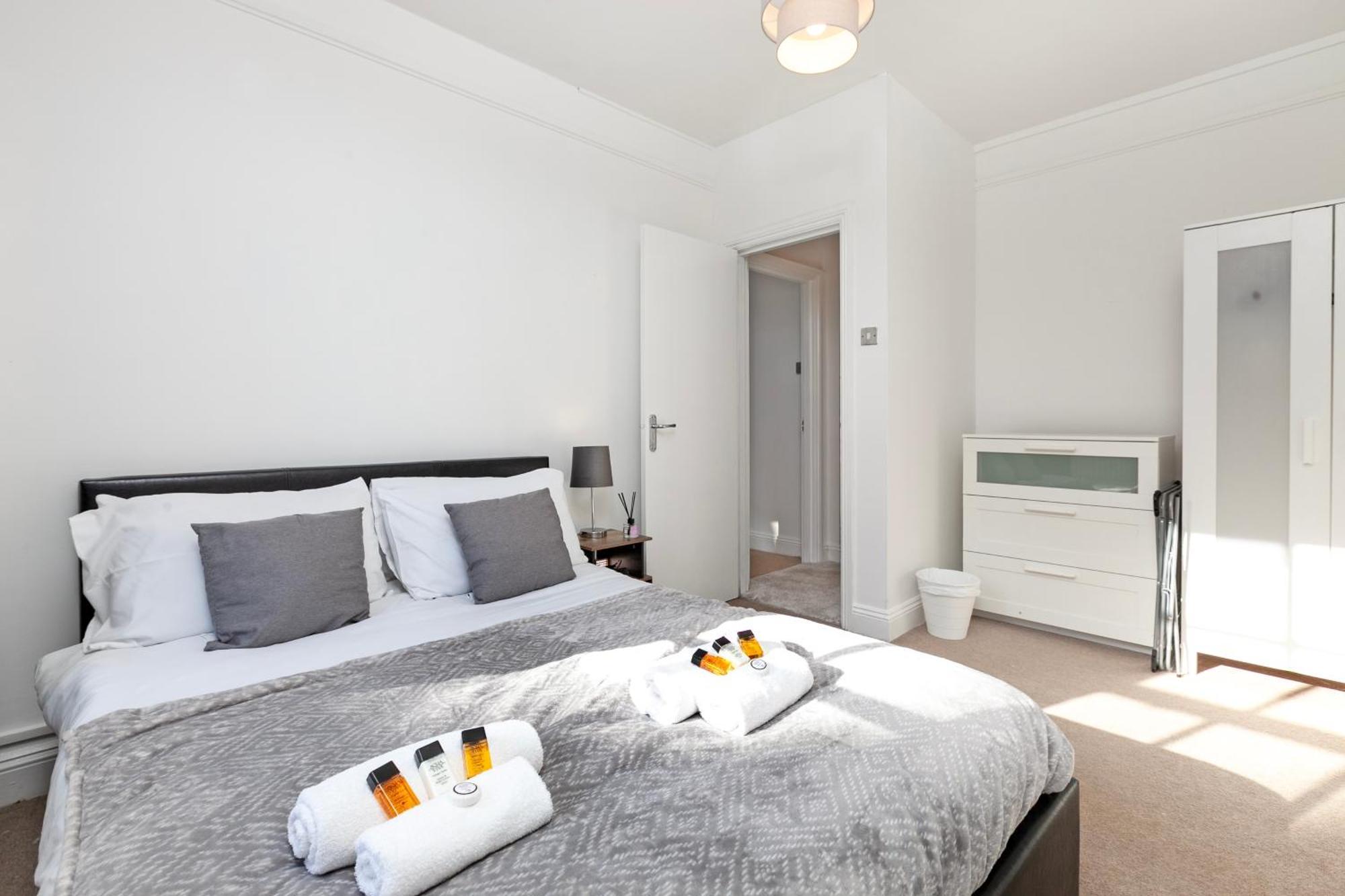 Beautiful 3 Bedroom Flat In Scott Ellis Gardens Λονδίνο Εξωτερικό φωτογραφία
